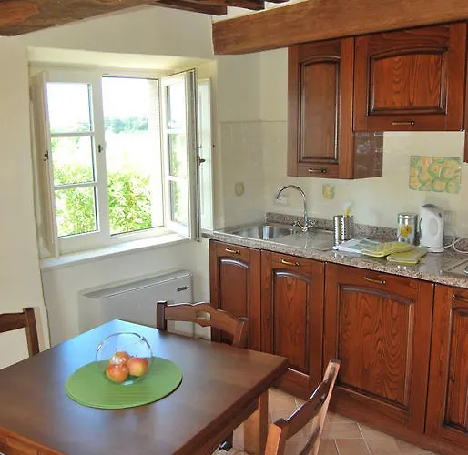 Le Casine كورتونا