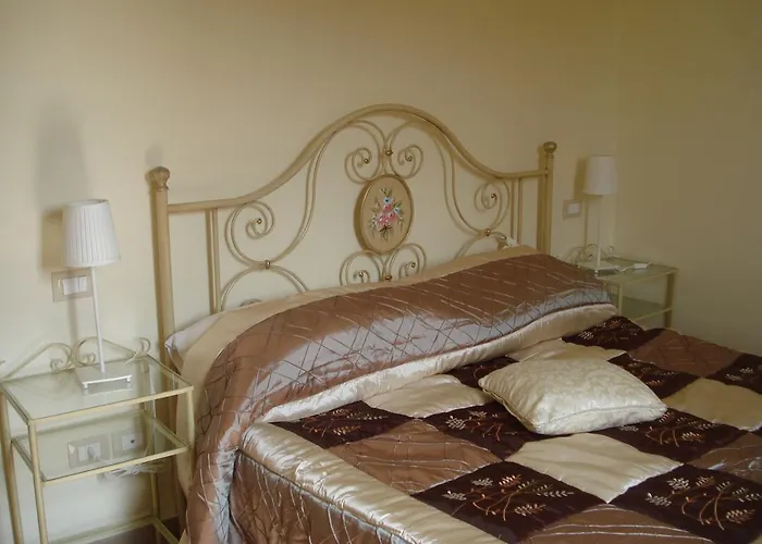 Le Casine كورتونا